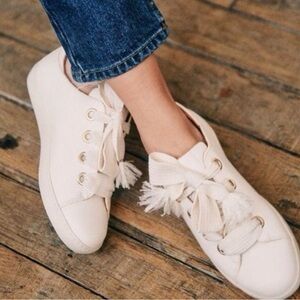 New! Sezane White Baskets Jack Oeillets SmoothEcru Leather Sneakers - Sz. 7